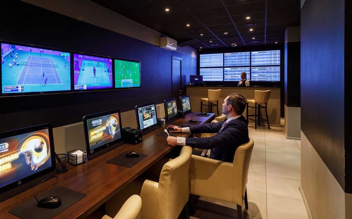 СҚО-да құмар ойнаған екі мемлекеттік қызметкер жұмыстан шығарылды