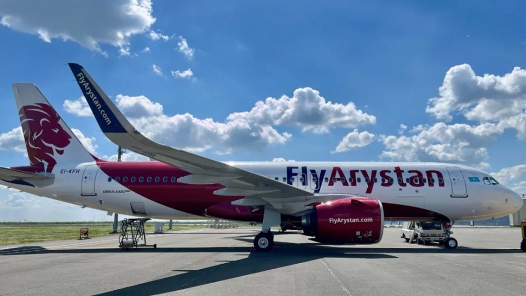 Шымкентке ұшқан ұшақта жолаушы балағат сөз айтып, жанжал шығарған