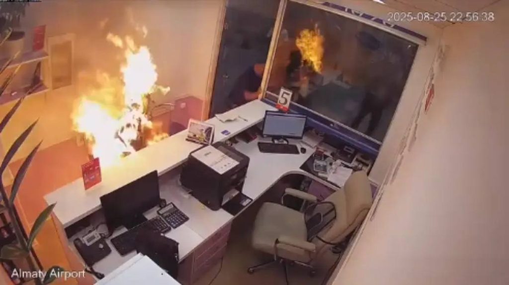 Алматы әуежайында ер адамның өзін не себепті өртемек болғаны айтылды