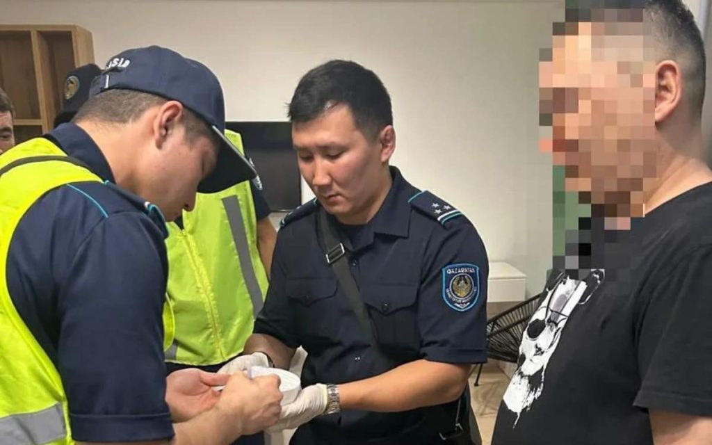 Алматыға АҚШ-тан пошта арқылы есірткі әкелінген