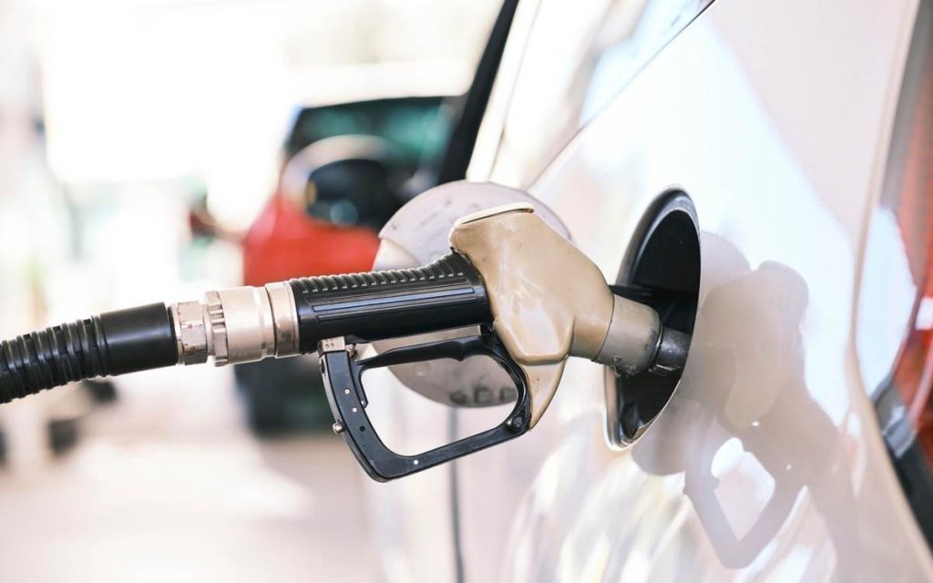 Алматы мен Астанада бензин қымбаттады