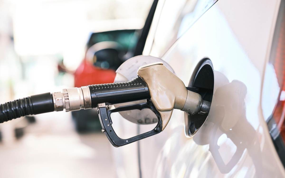 Алматы мен Астанада бензин қымбаттады