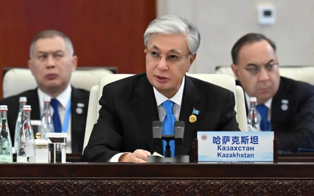 Әлемдік тәртіп, қауіпсіздік, экономика: Тоқаев ШЫҰ саммитінде сөз сөйледі