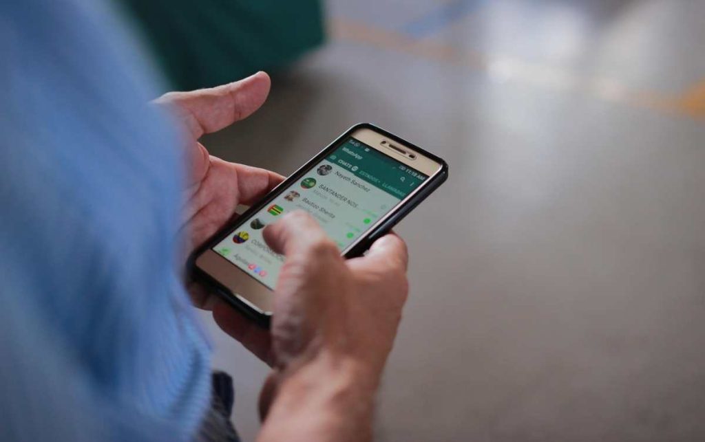 WhatsApp енді хабарламаларды бірден басқа тілге аударады