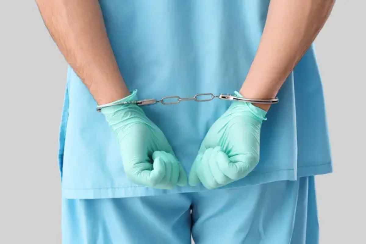 Ақтөбеде дәрігерді қатігездікпен өлтірген мейіргер сотталды