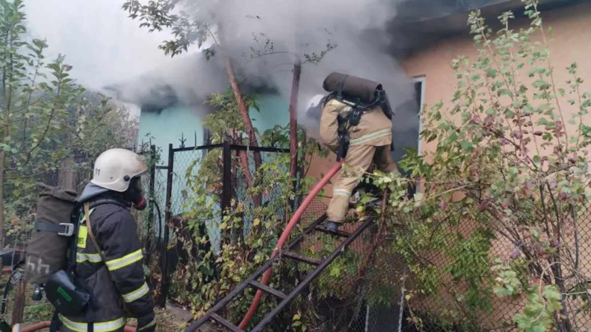 Алматы облысында бірнеше үй өртеніп, екі адам қаза тапты