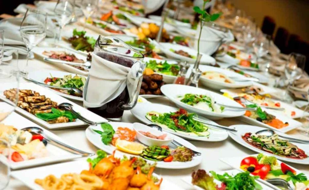 Қостанай облысында тойға келген қонақтар жаппай уланып қалған