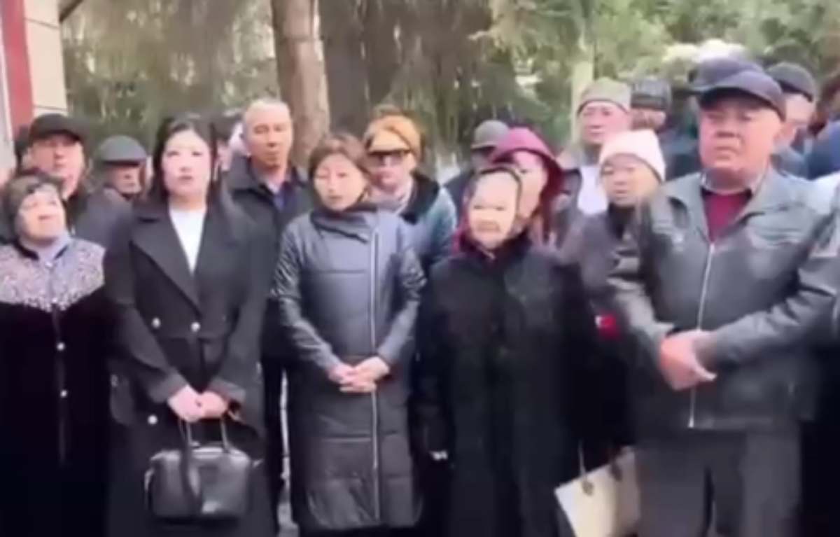 “Өзімізді өртейміз”: Хасан Қасымбаевтың жақындары президентке үндеу жолдады