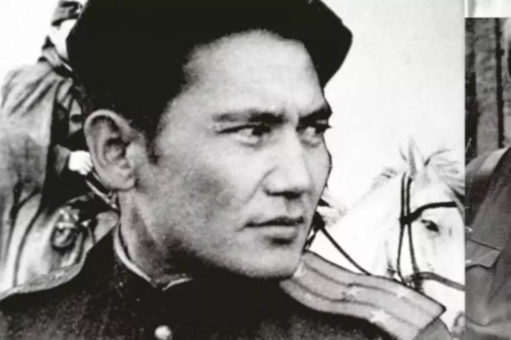 Бауыржан Момышұлына “Халық қаһарманы” атағы берілді