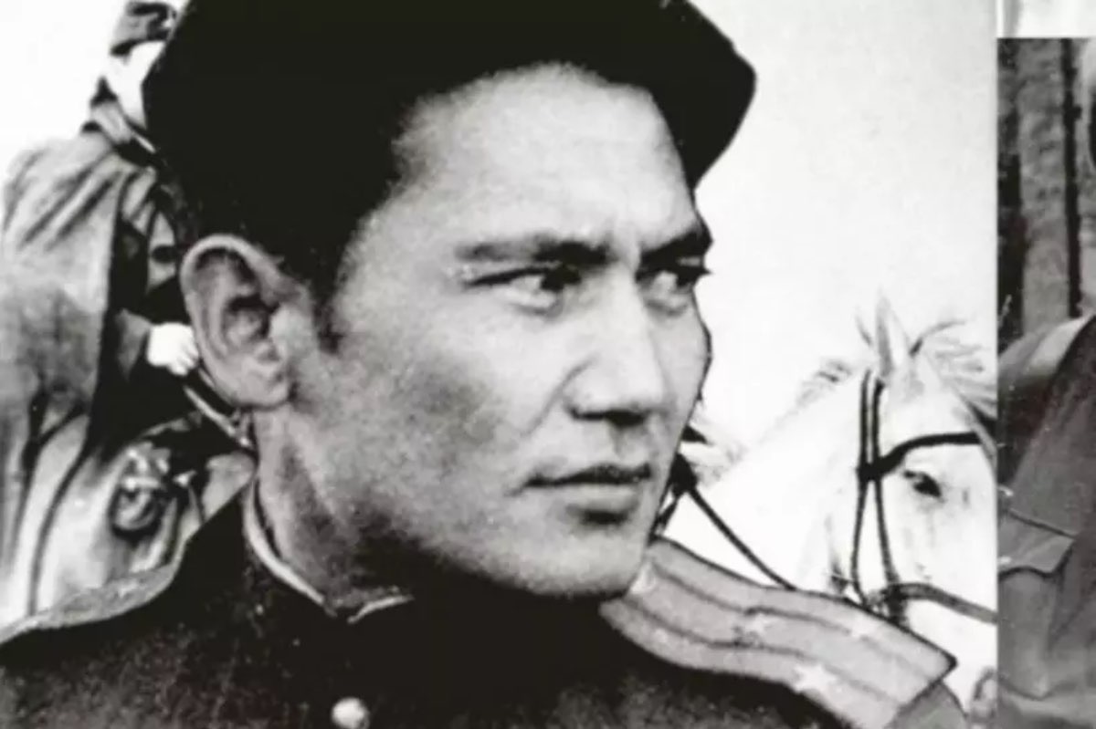 Бауыржан Момышұлына “Халық қаһарманы” атағы берілді