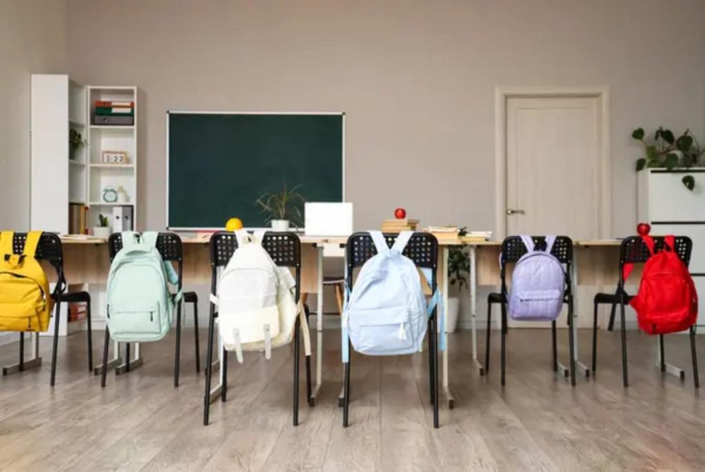 Мектеп оқушылары қысқы каникулда қанша күн демалады?