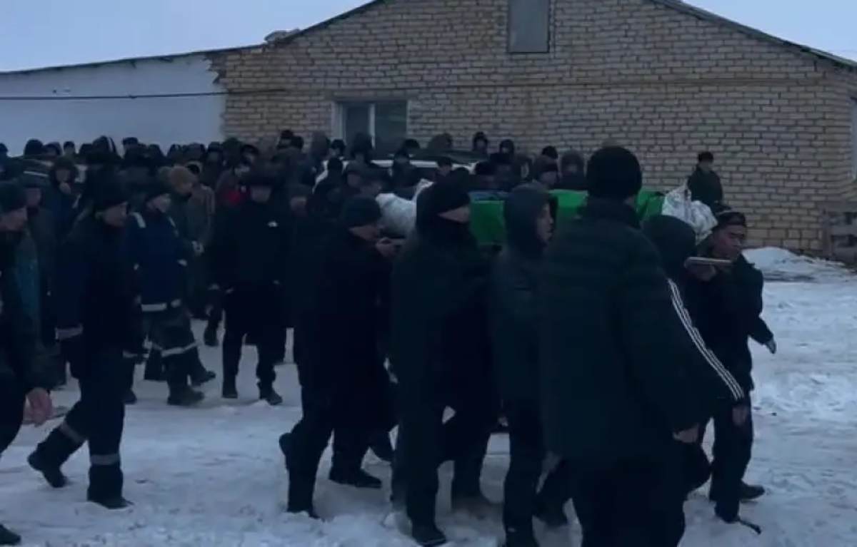 Атырау облысында із-түссіз жоғалып кеткен отбасы мүшелері жерленді