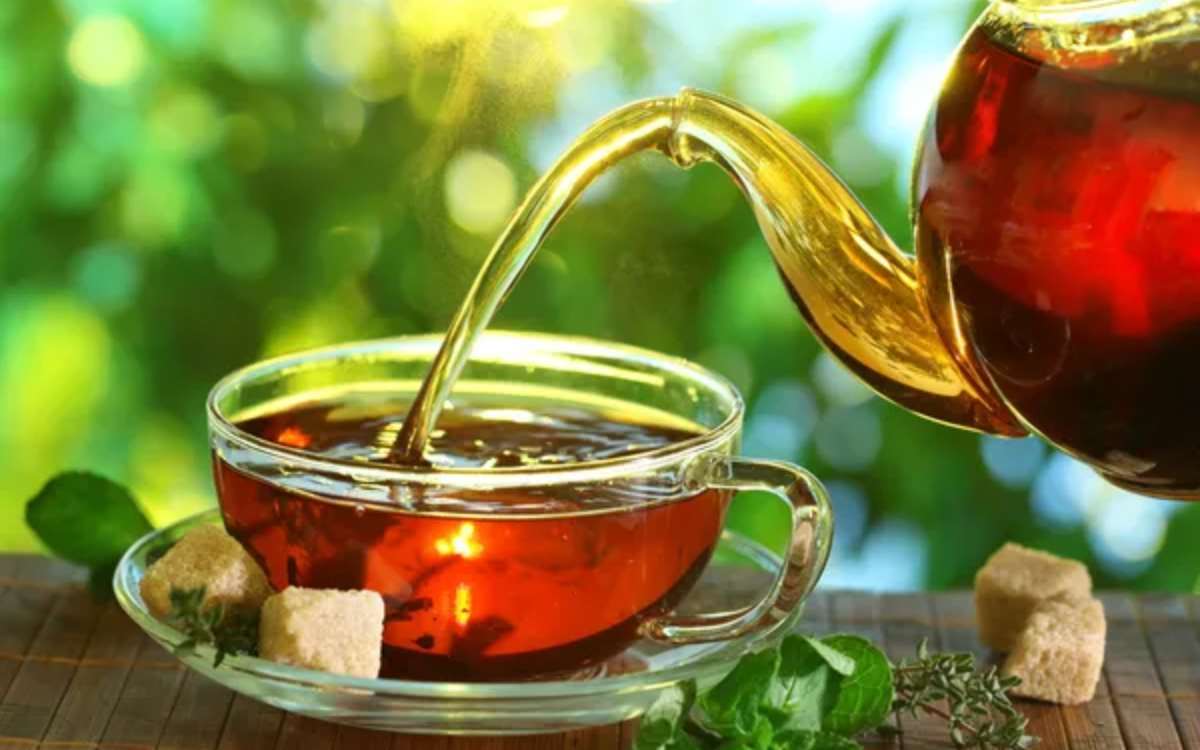 Қазақстанда танымал шайлардан қауіпті қоспалар анықталды