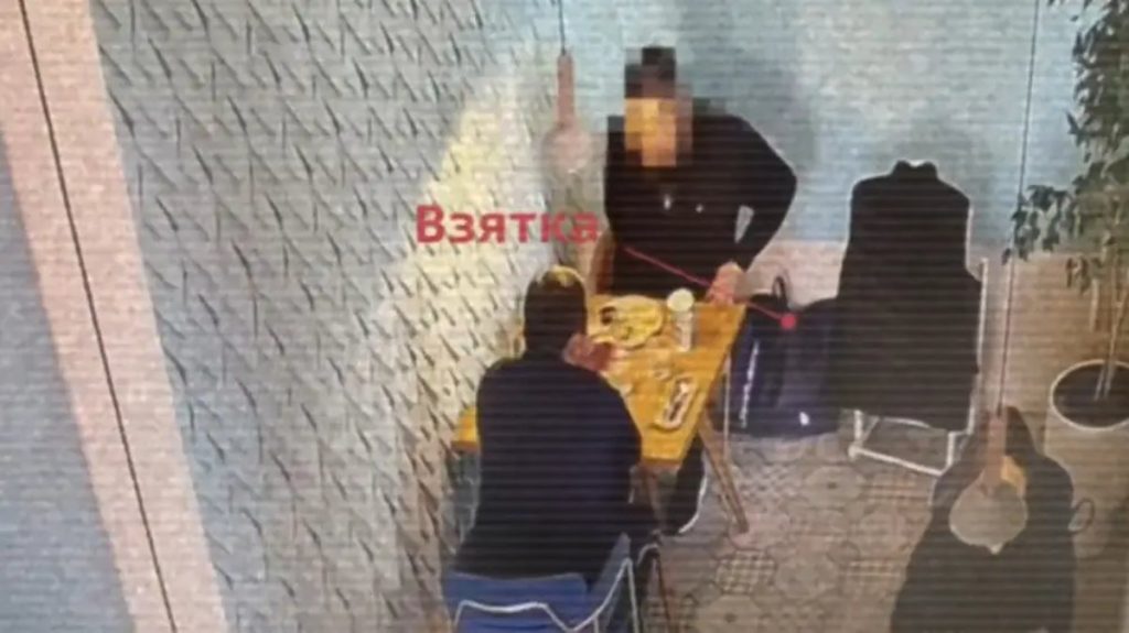 Батыс Қазақстанда жоғары лауазымды шенеунік ұсталды