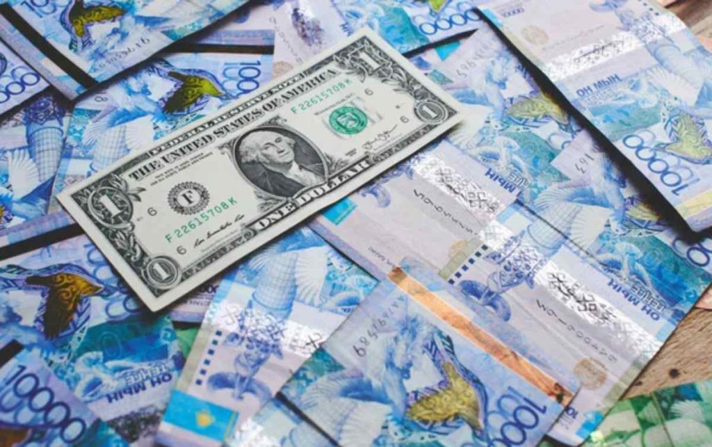 Доллар бағамының төмендеуі: Ұлттық банк теңгенің нығаю себебін түсіндірді