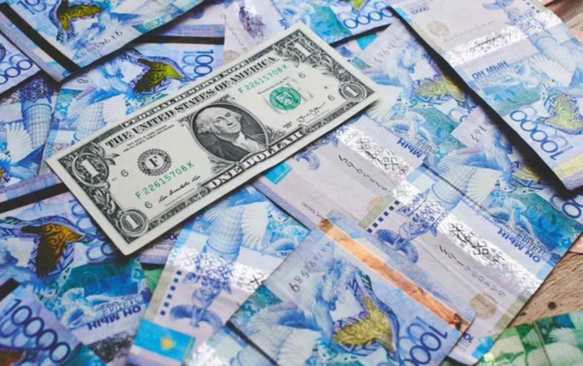 Доллар бағамының төмендеуі: Ұлттық банк теңгенің нығаю себебін түсіндірді