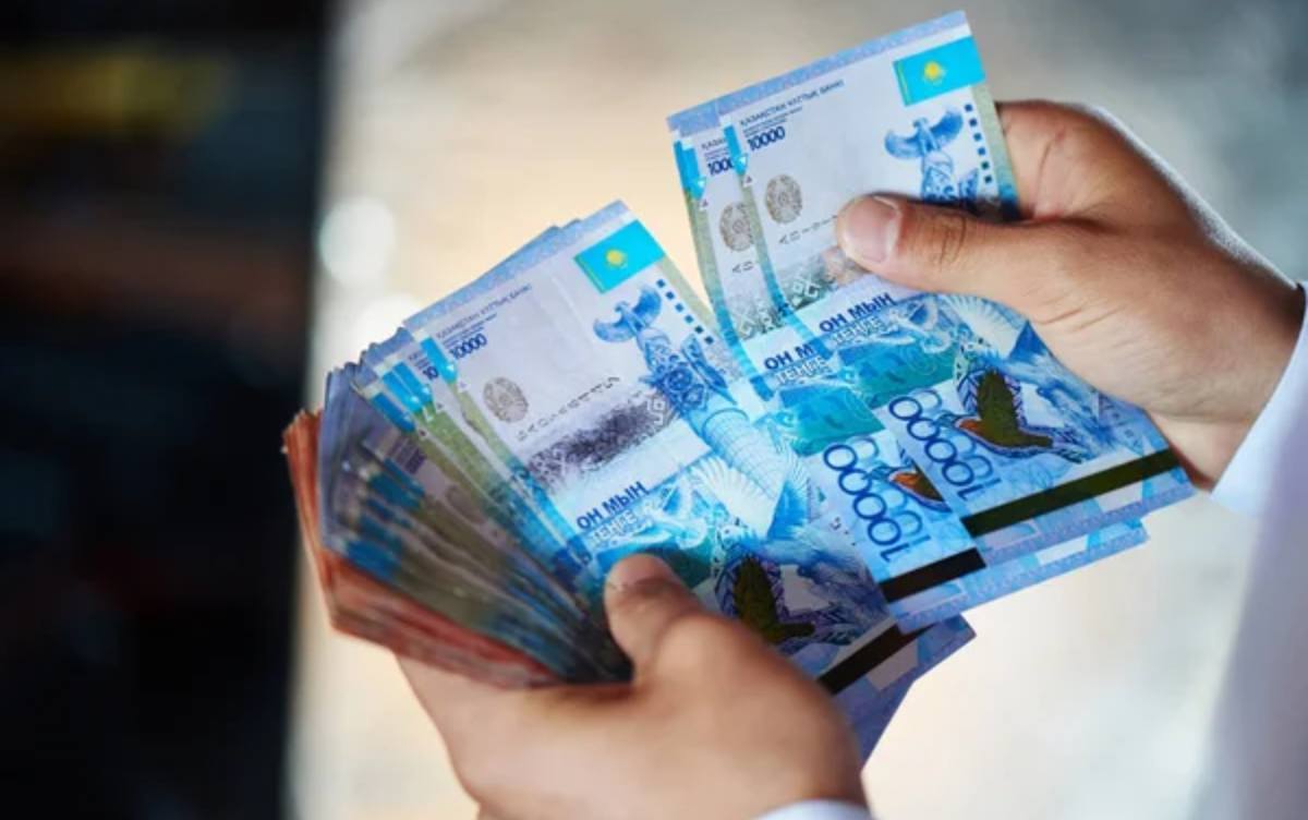 Қазақстанда мемлекеттік қызметкерлердің жалақысы көтеріледі