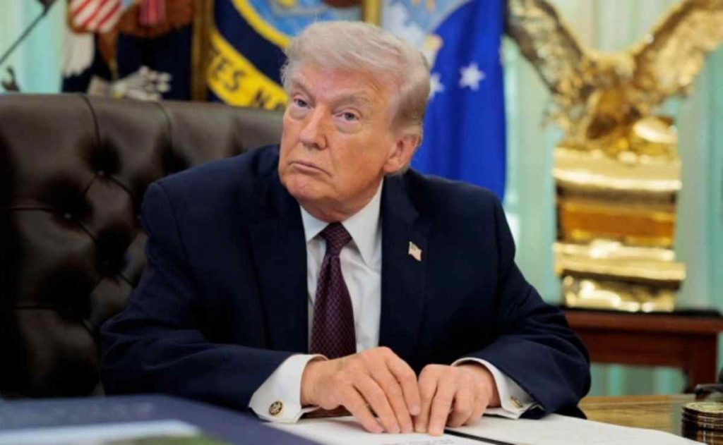 Трамп АҚШ НАТО-дан шығуы мүмкін екенін мәлімдеді